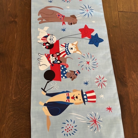 Storehouse Americana Red White Blue Table Runner July 4th Fireworks Light Up Dog - Picture 2 of 4